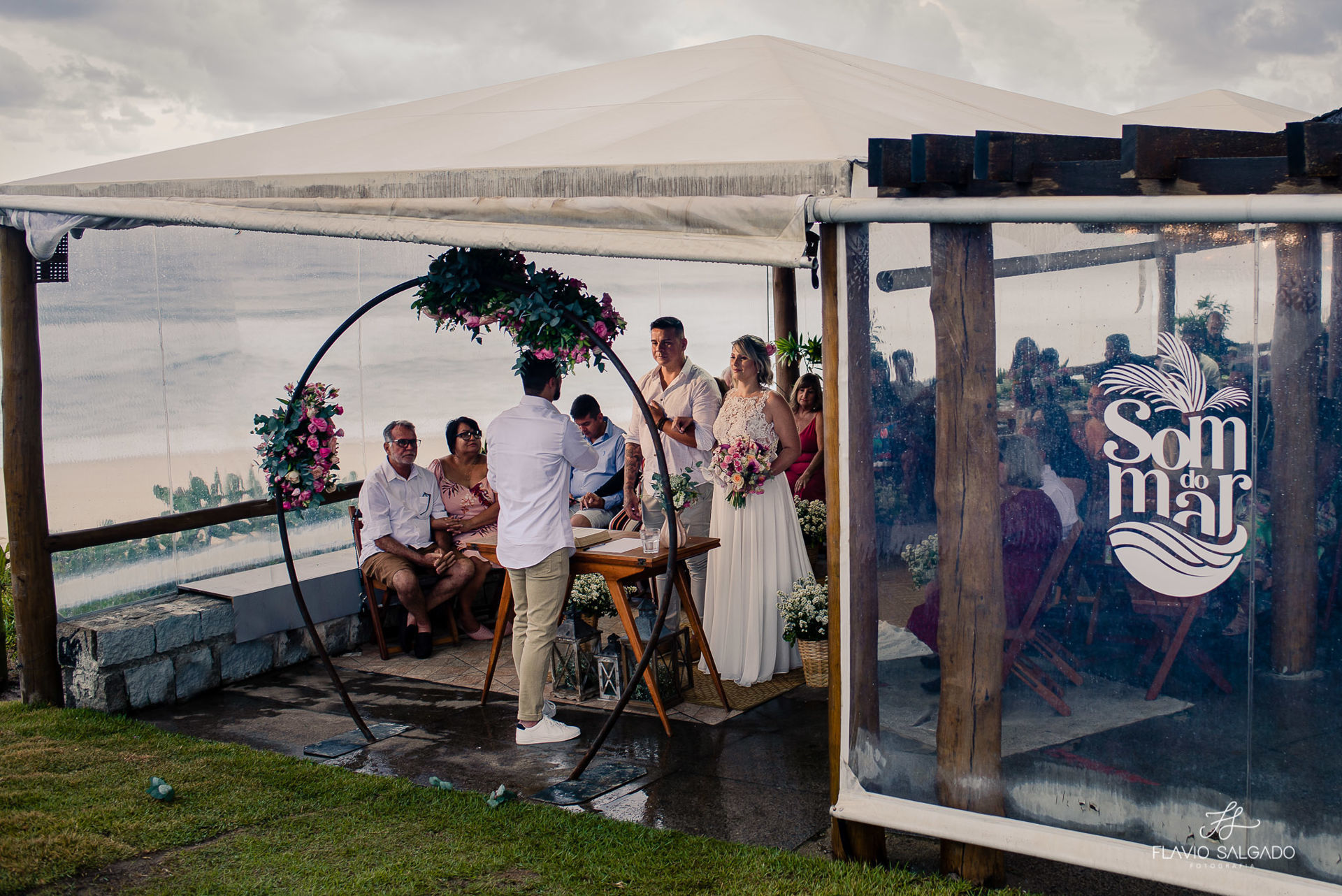Foto Dicas Para Organizar um Mini Casamento Perfeito (ou mini wedding) Foto Dicas Para Organizar um Mini Casamento Perfeito (ou mini wedding) - Imagem 10